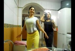 Sexy 2 arab girls boobs show pussy show