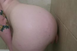 Girlfriend Masturbates In Shower And Apologizes For Cumming Too Soon