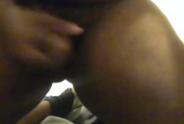 Guy Drains his balls with Handjob. His moaning b4 he busts is AWESOME!!