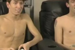 Horny twink lovers fuck after hard gaming session