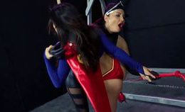 Supergirl Vs Asian Catwoman