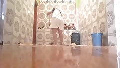 Arab morrocan wife big ass cleaning